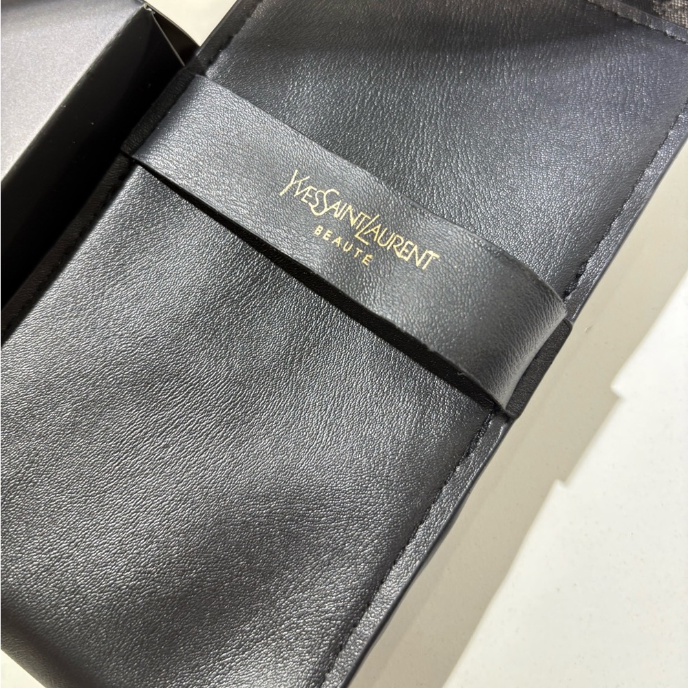 Yves Saint Laurent Black Brush Trio with Case - Picture 9 of 9